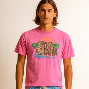 Vintage Tiki Tan men’s Size L Guthrie-Oklahoma Pink Graphic T-Shirt Y2K